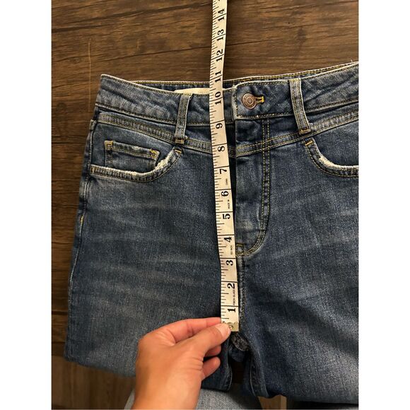 Pilcro Anthropologie Medium Wash Cropped Jeans Size 28 High Rise Distressed Slim - Picture 13 of 15